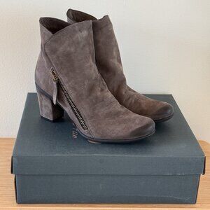 Bueno Yountville Ankle Dress Boots Women 38 Gray Beige Nubuck Leather Double Zip